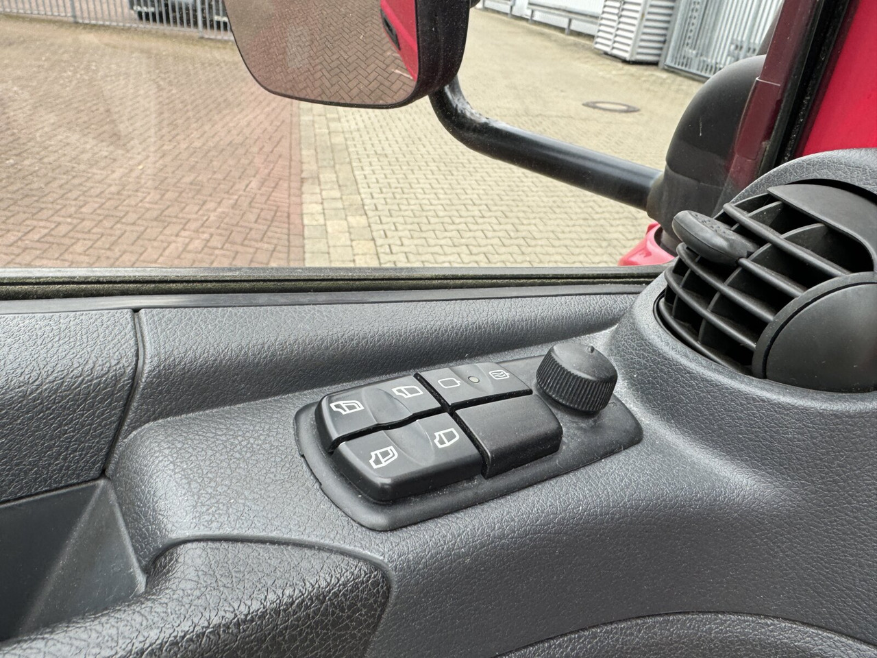 Камион сандучар Mercedes-Benz Atego 816 4x2 Atego 816 4x2 mit LBW BÄR: слика 4 Камион сандучар Mercedes-Benz Atego 816 4x2 Atego 816 4x2 mit LBW BÄR: слика 4