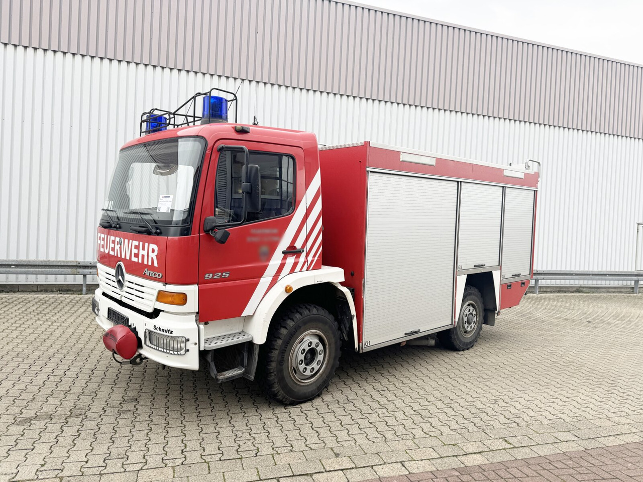 Mercedes-Benz Atego 925 4x4, Rüstwagen RW1 Atego 925 4x4, Seilwinde, Einzelbereifung, Rüstwagen RW1 - Амбулантно возило: слика 1 Mercedes-Benz Atego 925 4x4, Rüstwagen RW1 Atego 925 4x4, Seilwinde, Einzelbereifung, Rüstwagen RW1 - Амбулантно возило: слика 1