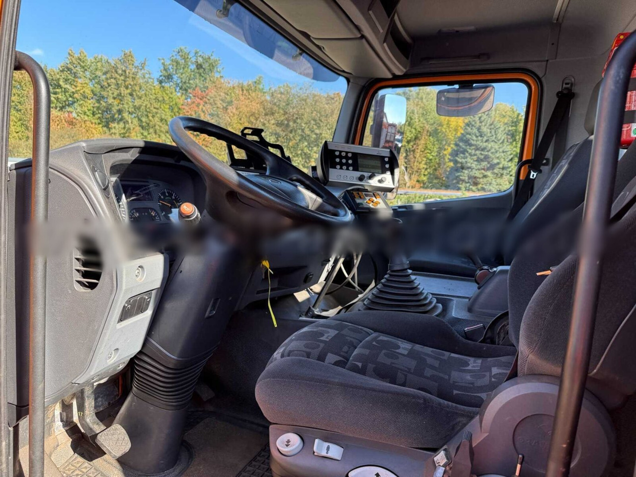 Mercedes-Benz Axor 1824 L 4x2 Axor 1824 L 4x2, Motorabtrieb, Winterdienstausstattung - Камион со кука за подигање: слика 5 Mercedes-Benz Axor 1824 L 4x2 Axor 1824 L 4x2, Motorabtrieb, Winterdienstausstattung - Камион со кука за подигање: слика 5