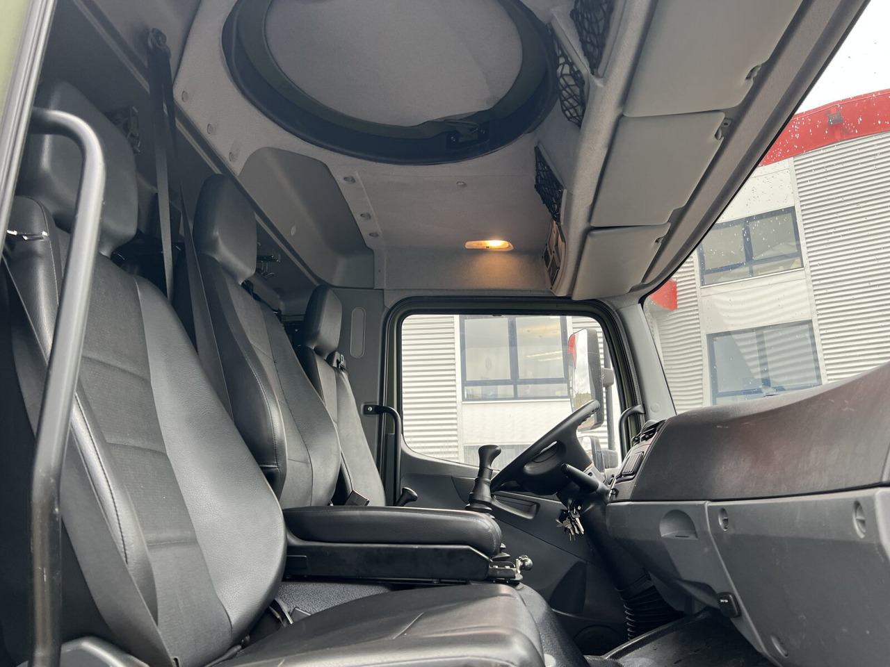 Mercedes-Benz Axor 1829 A 4x4 Axor 1829 A 4x4, Ex- - Камион со платформа: слика 5 Mercedes-Benz Axor 1829 A 4x4 Axor 1829 A 4x4, Ex- - Камион со платформа: слика 5