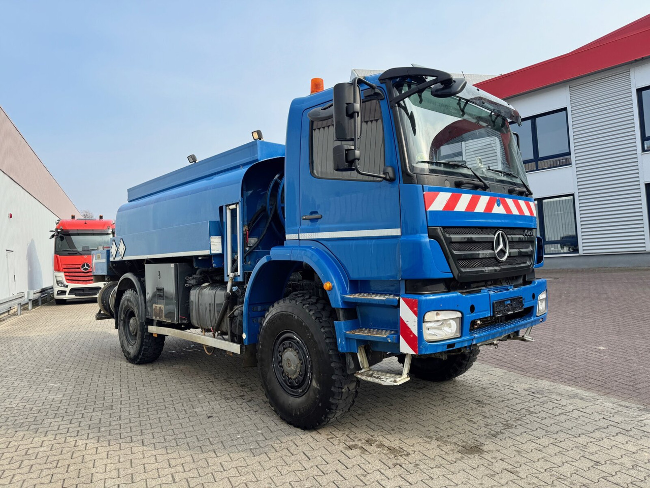 Лизинг на Mercedes-Benz Axor 1829 A 4x4 Axor 1829 A 4x4, Willig Tank ca. 8500l, 2 Kammern Mercedes-Benz Axor 1829 A 4x4 Axor 1829 A 4x4, Willig Tank ca. 8500l, 2 Kammern: слика 9