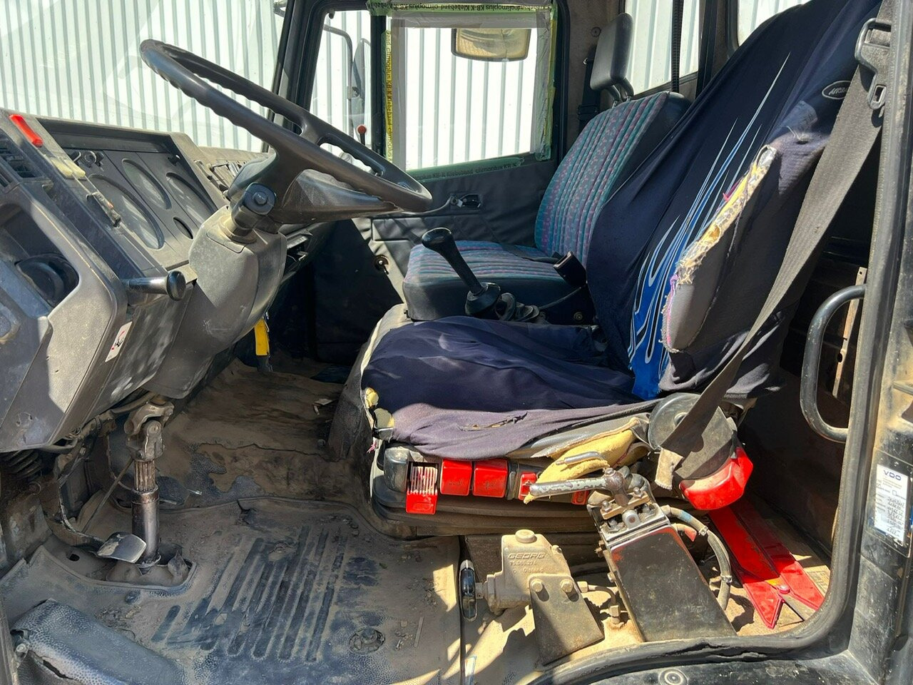 Камион со кука за подигање Mercedes-Benz LK 817 4x2 LK 817 4x2, City-Abroller, 6-Zylinder Motor: слика 12