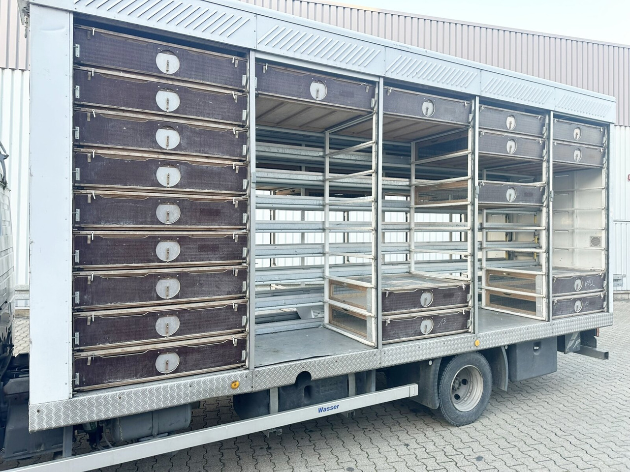 Mercedes-Benz LK 817 4x2 LK 817 4x2, Taubentransporter - Камион сандучар: слика 4 Mercedes-Benz LK 817 4x2 LK 817 4x2, Taubentransporter - Камион сандучар: слика 4