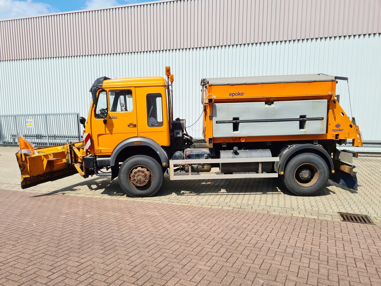 Камион со кабинска шасија Mercedes-Benz NG 1928 A 4x4 NG 1928 A 4x4, V8-Motor, Standklima, Winterdienstaustattung: слика 5 Камион со кабинска шасија Mercedes-Benz NG 1928 A 4x4 NG 1928 A 4x4, V8-Motor, Standklima, Winterdienstaustattung: слика 5