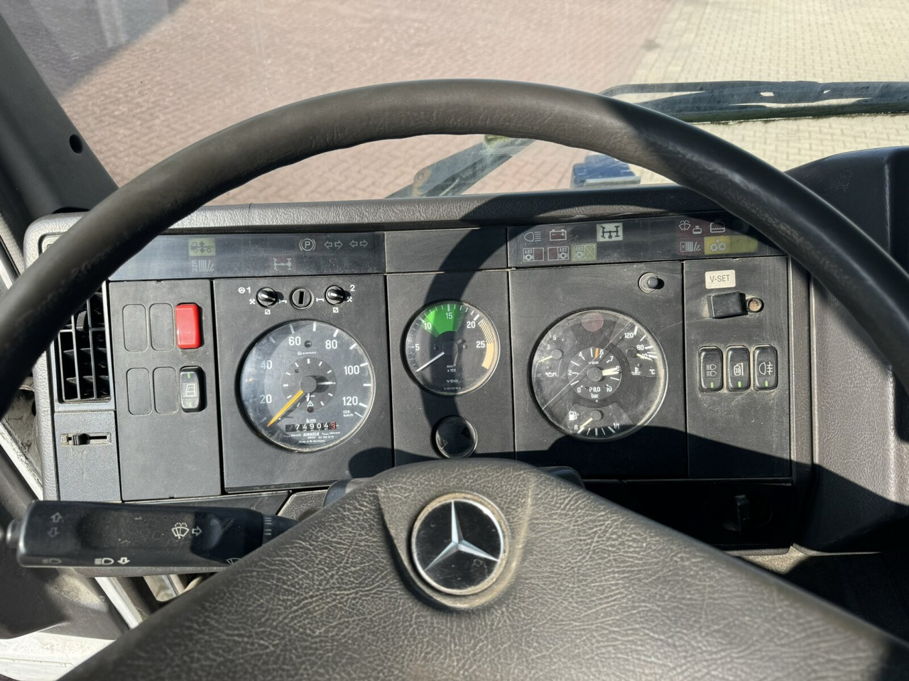 Mercedes-Benz SK 1827L 4x2 SK 1827L 4x2 - Камион со платформа: слика 2 Mercedes-Benz SK 1827L 4x2 SK 1827L 4x2 - Камион со платформа: слика 2