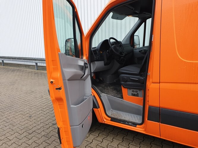 Товарно комбе Mercedes-Benz Sprinter 313 KA 4x2 Sprinter 313 KA 4x2: слика 13