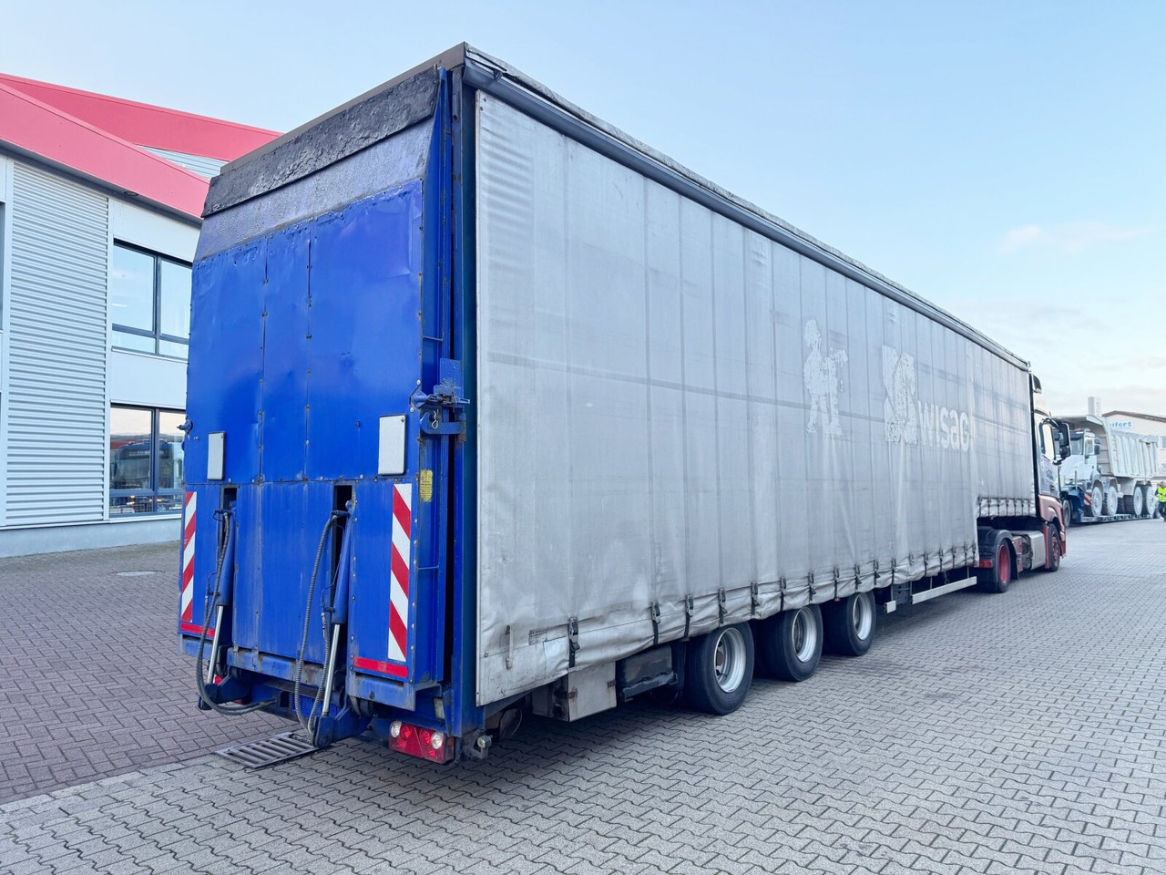 Renders NS4L32 NS4L32, Seilwinde, Edscha, hydr. Auffahrrampe - Полуприколка: слика 1 Renders NS4L32 NS4L32, Seilwinde, Edscha, hydr. Auffahrrampe - Полуприколка: слика 1