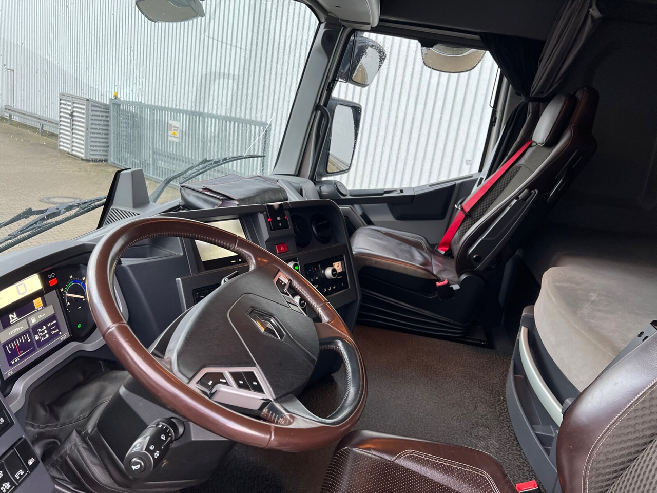Renault C 520 6x4 C 520 6x4, Retarder, Nebenantrieb - Камион со кука за подигање: слика 3 Renault C 520 6x4 C 520 6x4, Retarder, Nebenantrieb - Камион со кука за подигање: слика 3