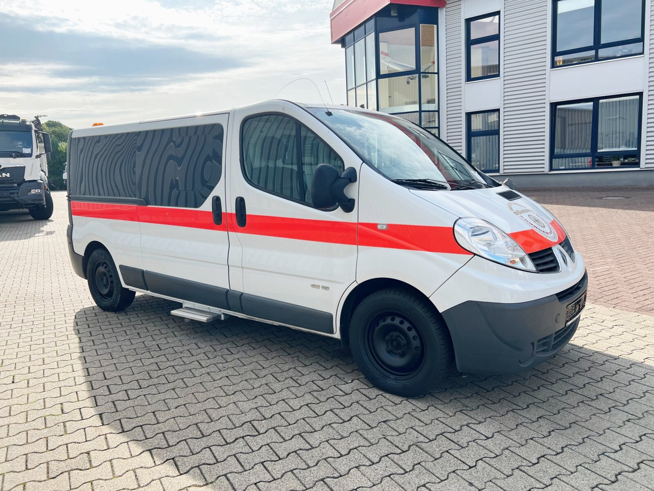 Амбулантно возило Renault Trafik 2.0 dCi115 4x2 Trafik 2.0 dCi115 4x2, Krankentransporter: слика 9 Амбулантно возило Renault Trafik 2.0 dCi115 4x2 Trafik 2.0 dCi115 4x2, Krankentransporter: слика 9