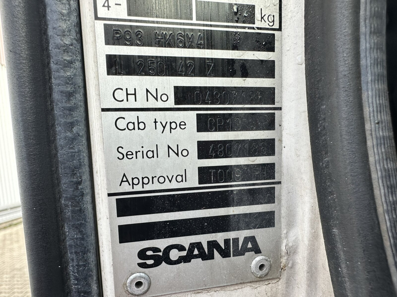 Scania P93 HK 250 6x4L P93 HK 250 6x4L, Abrollkipper - Камион со кука за подигање: слика 2 Scania P93 HK 250 6x4L P93 HK 250 6x4L, Abrollkipper - Камион со кука за подигање: слика 2