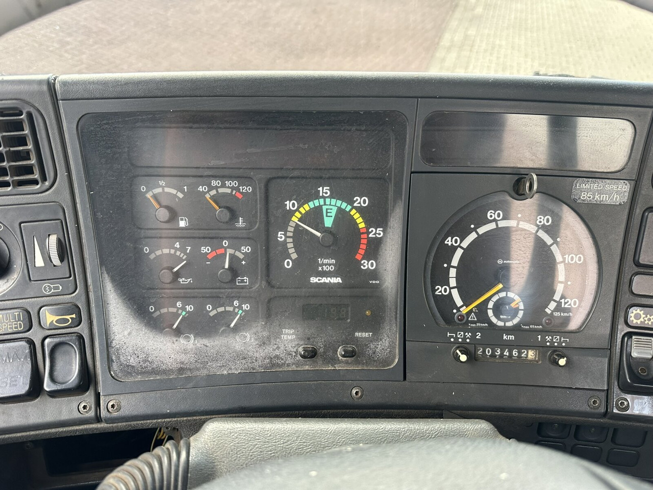 Scania P93 HK 250 6x4L P93 HK 250 6x4L - Камион со кабинска шасија: слика 5 Scania P93 HK 250 6x4L P93 HK 250 6x4L - Камион со кабинска шасија: слика 5