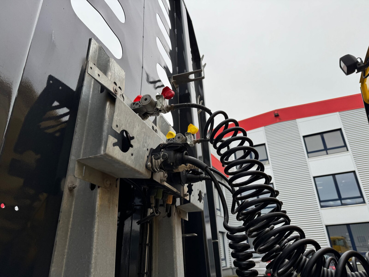 Schwarzmüller 3-Achs Holzauflieger 3-Achs Holzauflieger, Liftachse, MEHRFACH VORHANDEN! - Полуприколка за дрва: слика 3 Schwarzmüller 3-Achs Holzauflieger 3-Achs Holzauflieger, Liftachse, MEHRFACH VORHANDEN! - Полуприколка за дрва: слика 3