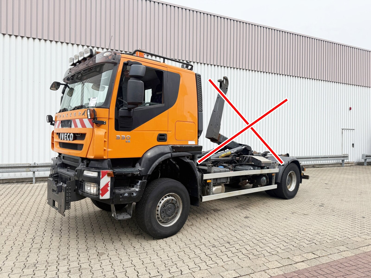 Trakker AT190T33W/P 4x4 Trakker AT190T33W/P 4x4, Winterdienstausstattung - Камион со кука за подигање: слика 1 Trakker AT190T33W/P 4x4 Trakker AT190T33W/P 4x4, Winterdienstausstattung - Камион со кука за подигање: слика 1