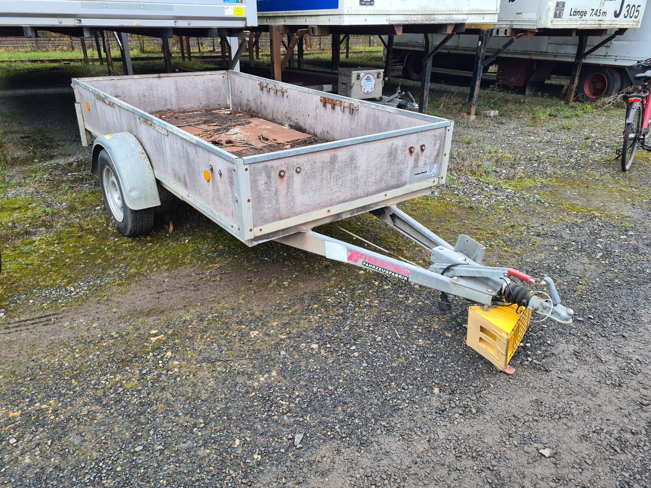 Trebbiner Anh Pritsche TREBBINER FAHRZEUGWERK, 1.500 kg - Автомобил приколка: слика 1 Trebbiner Anh Pritsche TREBBINER FAHRZEUGWERK, 1.500 kg - Автомобил приколка: слика 1
