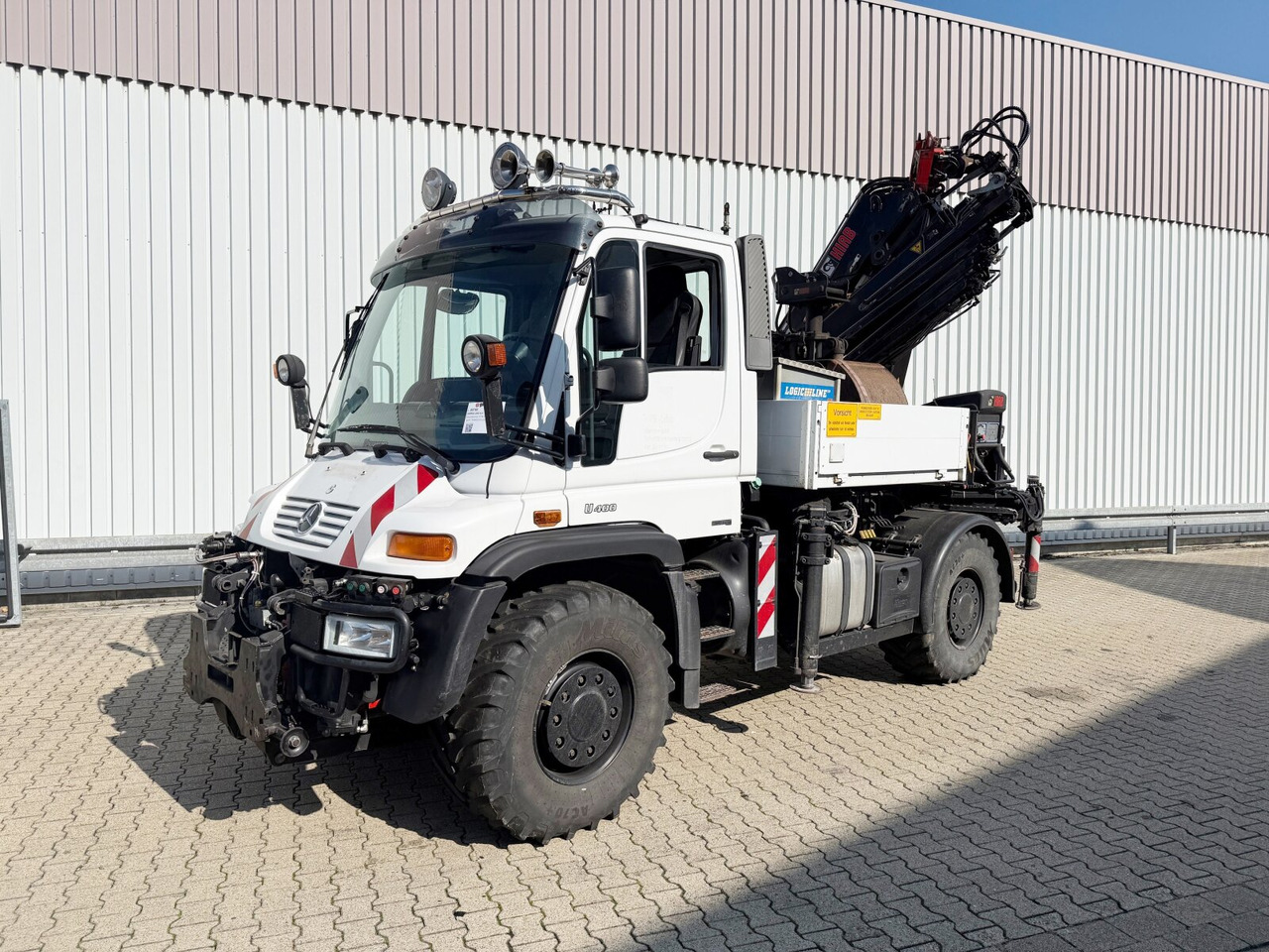 Мобилен кран Unimog U400 4x4 U400 4x4, Frontzapfwelle, Heckkran Hiab XS 144-E4 HiDuo, Seilwinde, Funk: слика 9