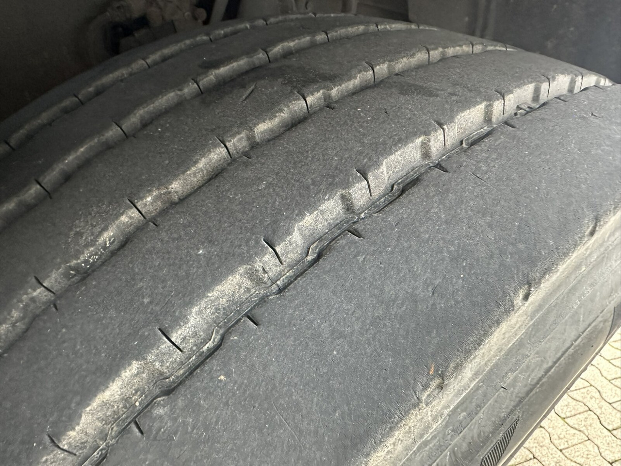 Volvo FM 400 6x4 R FM 400/6x4 R, VDL S-21-6200 4.50 bis 7.00m Container - Камион со кука за подигање: слика 5 Volvo FM 400 6x4 R FM 400/6x4 R, VDL S-21-6200 4.50 bis 7.00m Container - Камион со кука за подигање: слика 5