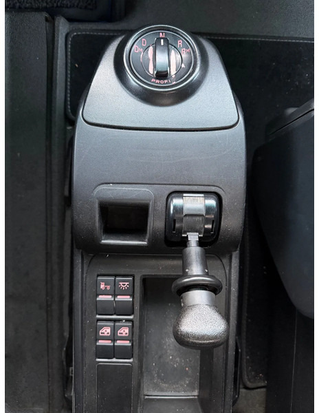 Камион со церада MAN TGX 26.500 STANDKLIMA + 6X2 + EURO 6: слика 16 Камион со церада MAN TGX 26.500 STANDKLIMA + 6X2 + EURO 6: слика 16