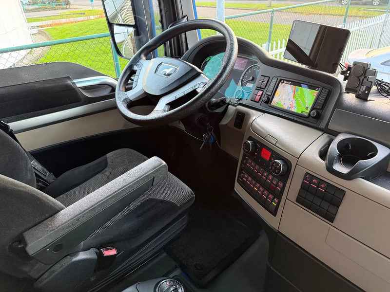 Камион со церада MAN TGX 26.500 STANDKLIMA + 6X2 + EURO 6: слика 9 Камион со церада MAN TGX 26.500 STANDKLIMA + 6X2 + EURO 6: слика 9