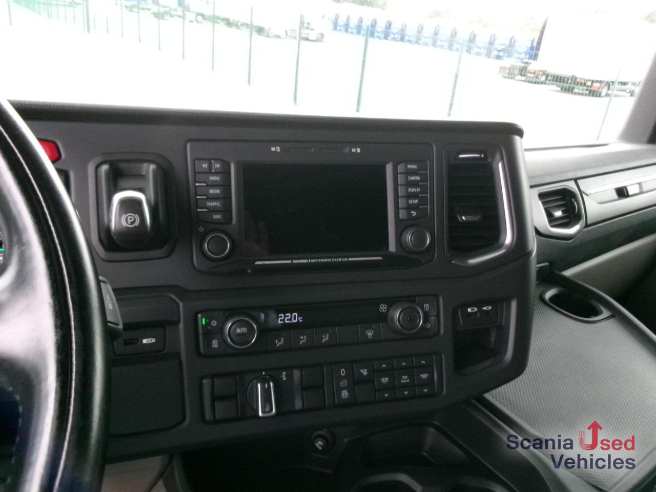 SCANIA R 450 A4x2EB 2 Tanks Standklima TOP!!! - Камион влекач: слика 3 SCANIA R 450 A4x2EB 2 Tanks Standklima TOP!!! - Камион влекач: слика 3