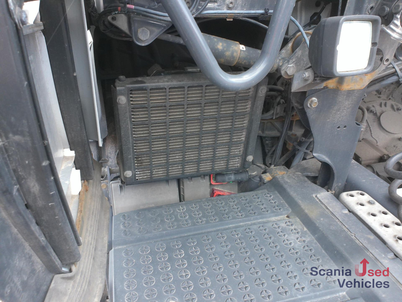 SCANIA R 450 A4x2EB Standklima Solaranlage!!! - Камион влекач: слика 2 SCANIA R 450 A4x2EB Standklima Solaranlage!!! - Камион влекач: слика 2