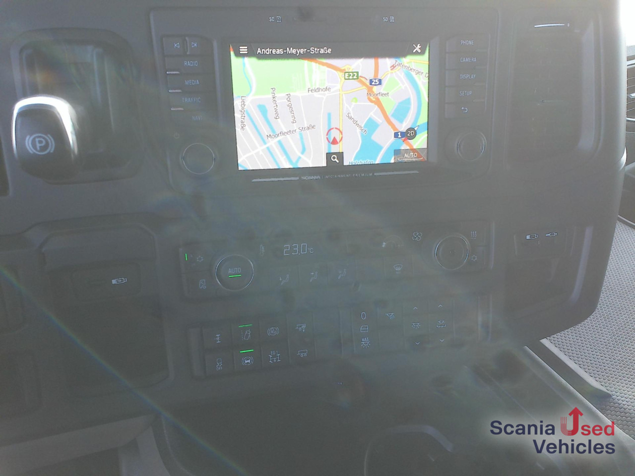 SCANIA R 460 A4x2NA Hydraulik - Камион влекач: слика 2 SCANIA R 460 A4x2NA Hydraulik - Камион влекач: слика 2