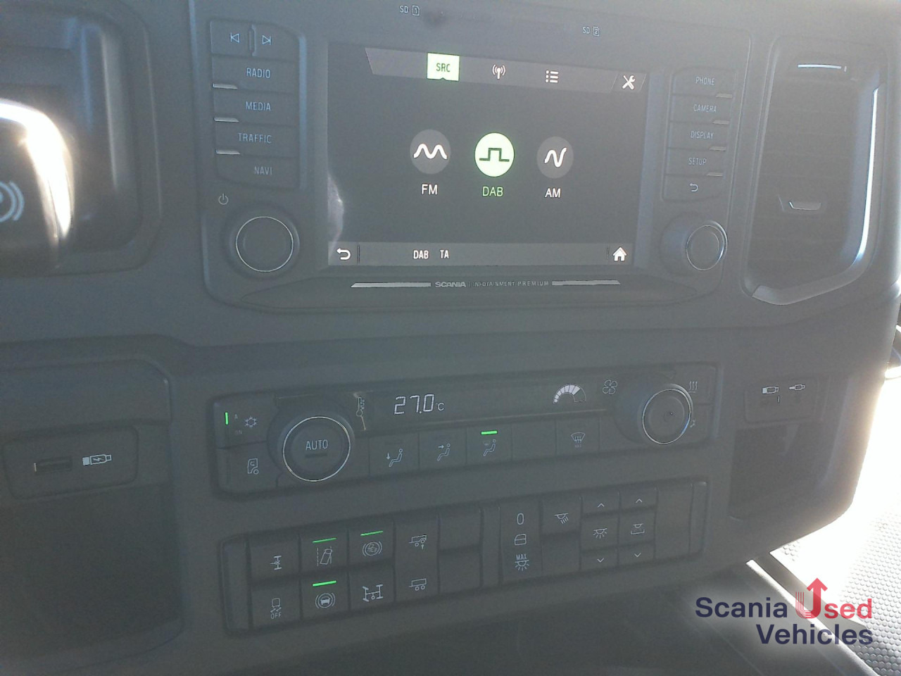 SCANIA R 460 A4x2NA SUPER NAVI DAB - Камион влекач: слика 3 SCANIA R 460 A4x2NA SUPER NAVI DAB - Камион влекач: слика 3