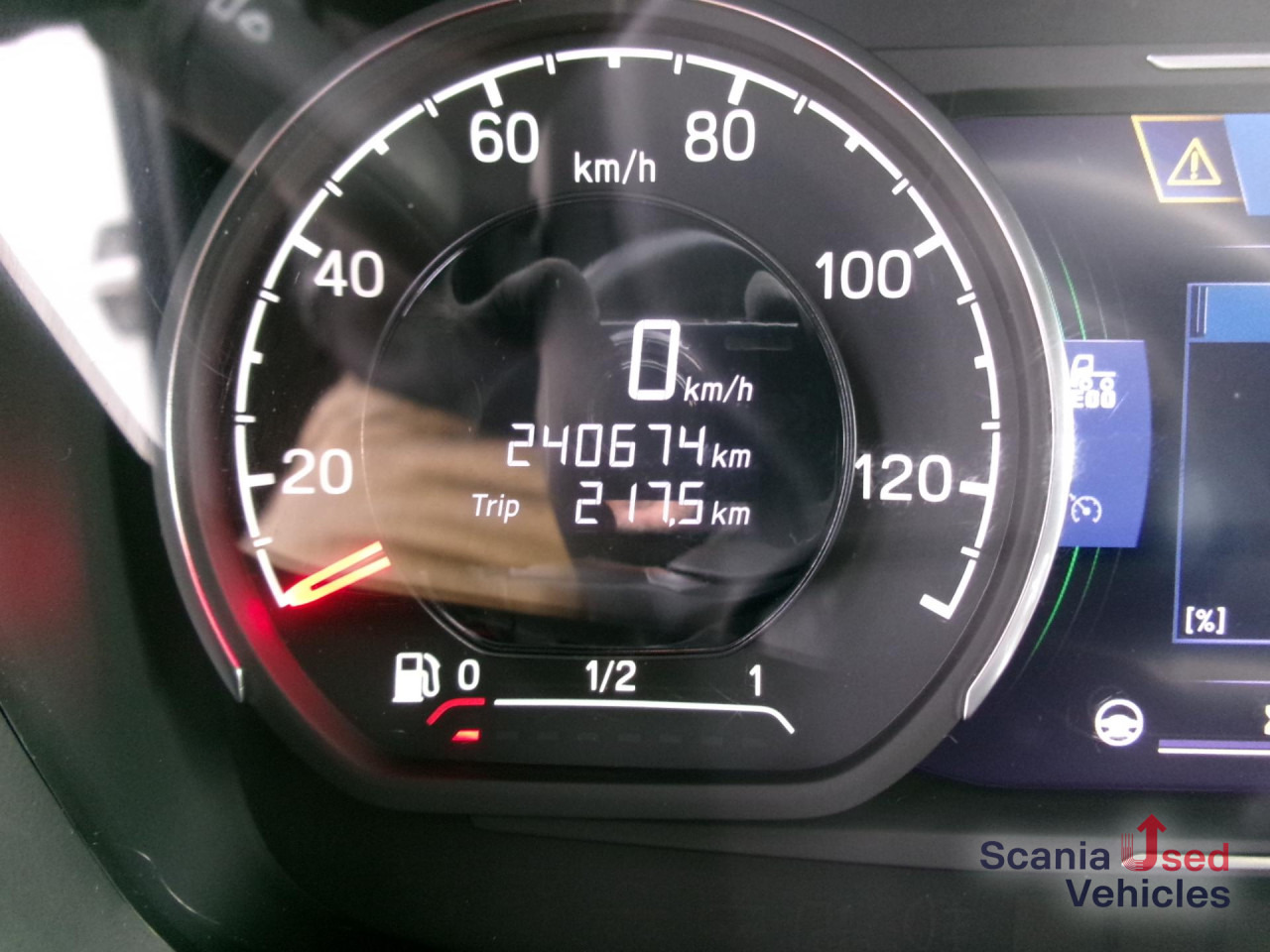 SCANIA R 460 A4x2NA SUPER NAVI Standklima DAB - Камион влекач: слика 3 SCANIA R 460 A4x2NA SUPER NAVI Standklima DAB - Камион влекач: слика 3