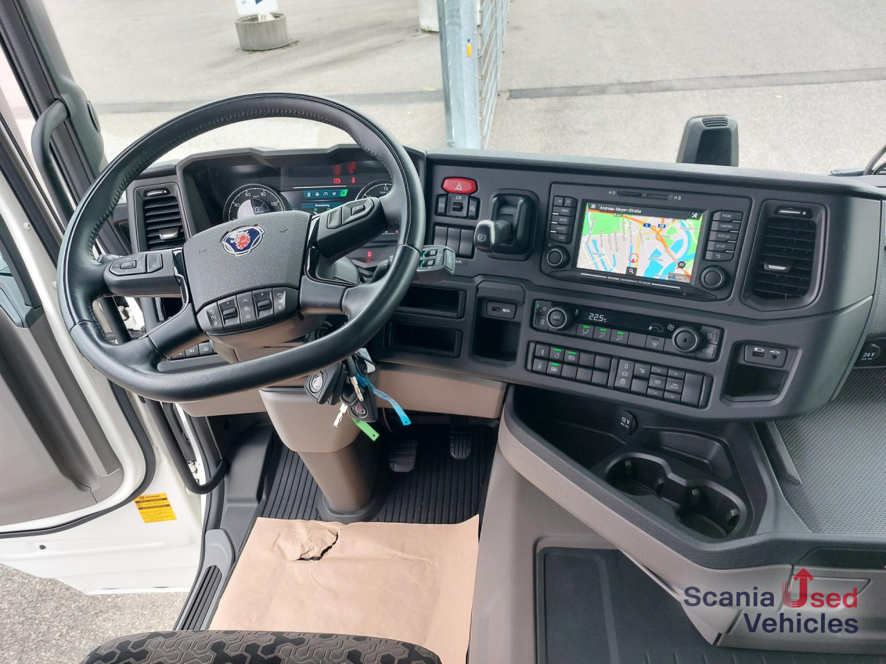 SCANIA R 460 A4x2NA, SUPER, Navi, Standklima - Камион влекач: слика 4 SCANIA R 460 A4x2NA, SUPER, Navi, Standklima - Камион влекач: слика 4