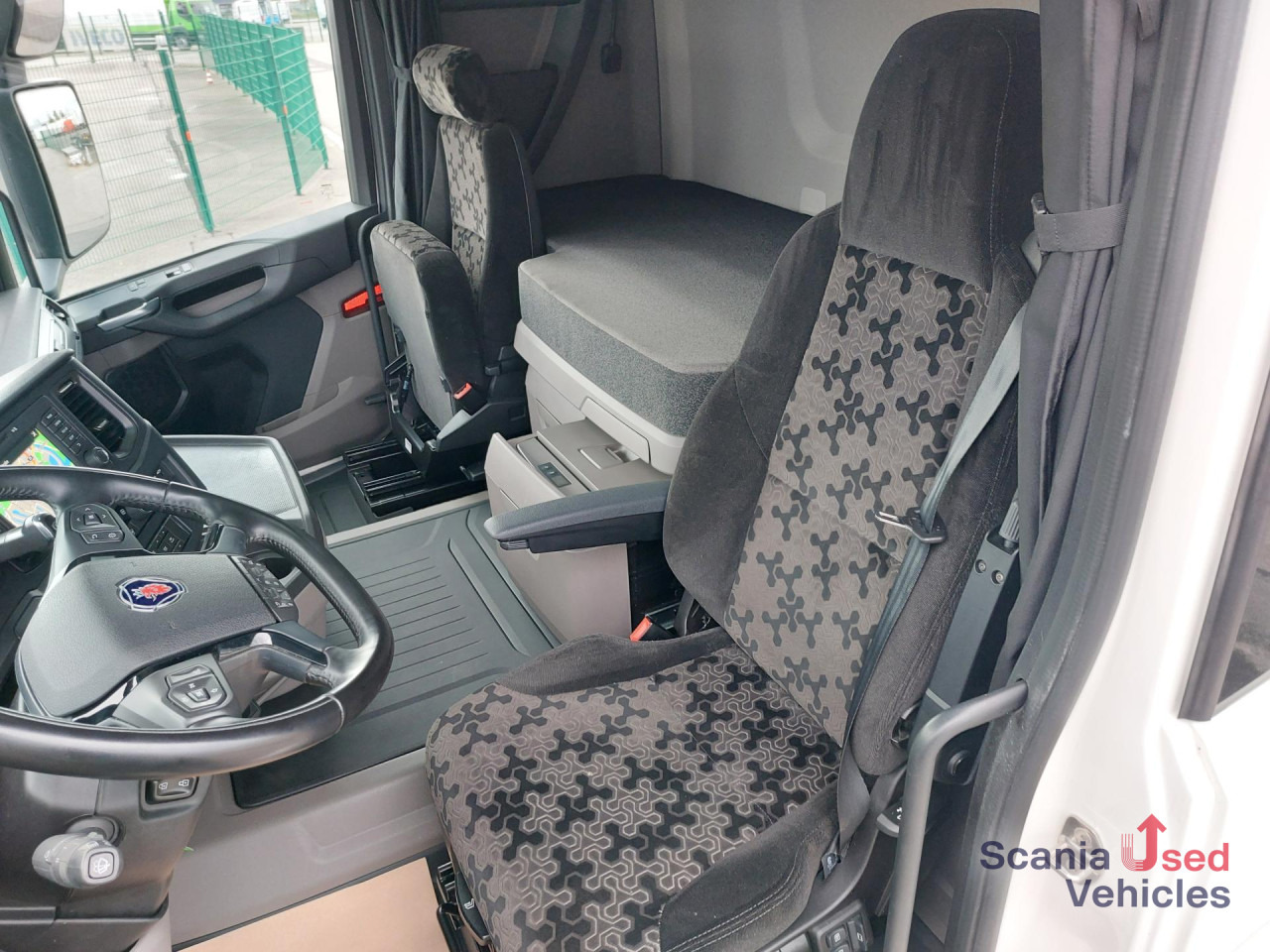 SCANIA R 460 A4x2NA, SUPER, Navi, Standklima - Камион влекач: слика 2 SCANIA R 460 A4x2NA, SUPER, Navi, Standklima - Камион влекач: слика 2