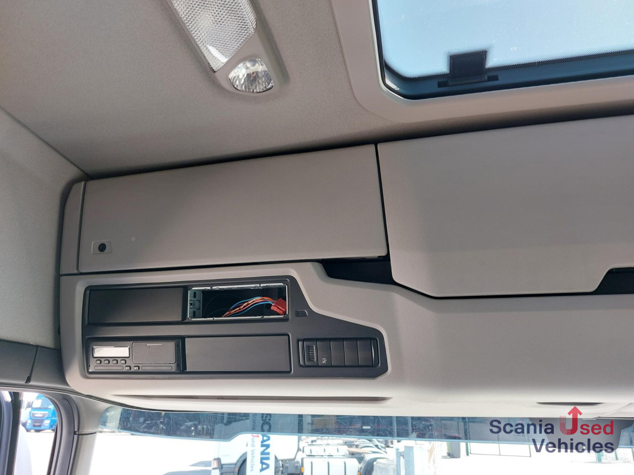 SCANIA G 410 B6x2*4NA Planen Boardwand Navi Lenk Liftachs - Камион со церада: слика 5 SCANIA G 410 B6x2*4NA Planen Boardwand Navi Lenk Liftachs - Камион со церада: слика 5