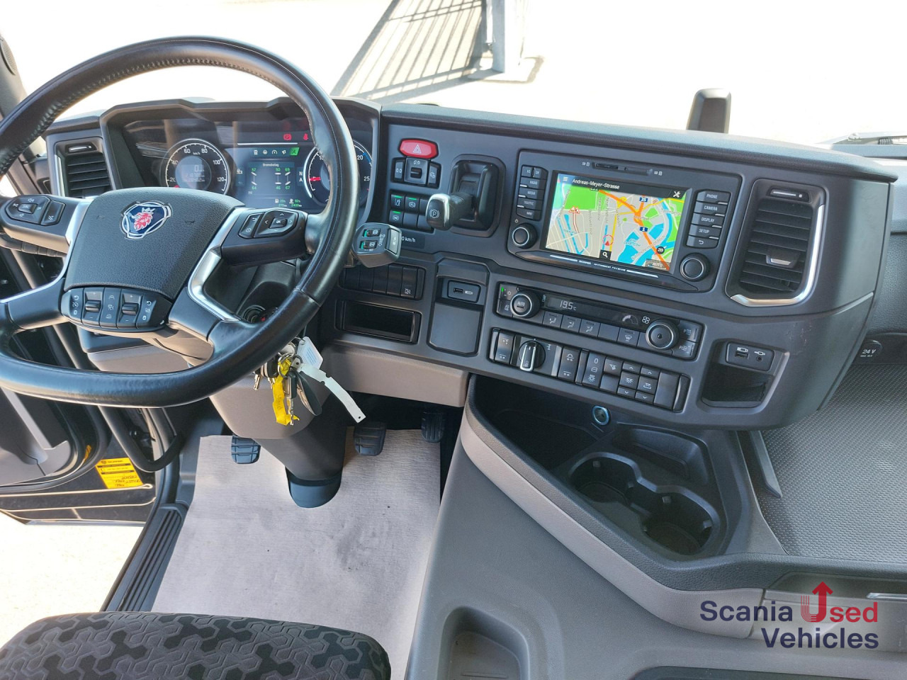 SCANIA G 410 B6x2*4NA Planen Boardwand Navi Lenk Liftachs - Камион со церада: слика 4 SCANIA G 410 B6x2*4NA Planen Boardwand Navi Lenk Liftachs - Камион со церада: слика 4