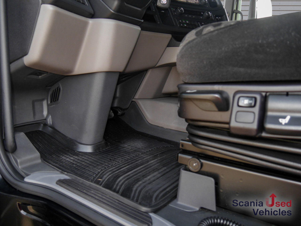 SCANIA R 460 A4x2NA - SUPER - - Камион влекач: слика 3 SCANIA R 460 A4x2NA - SUPER - - Камион влекач: слика 3