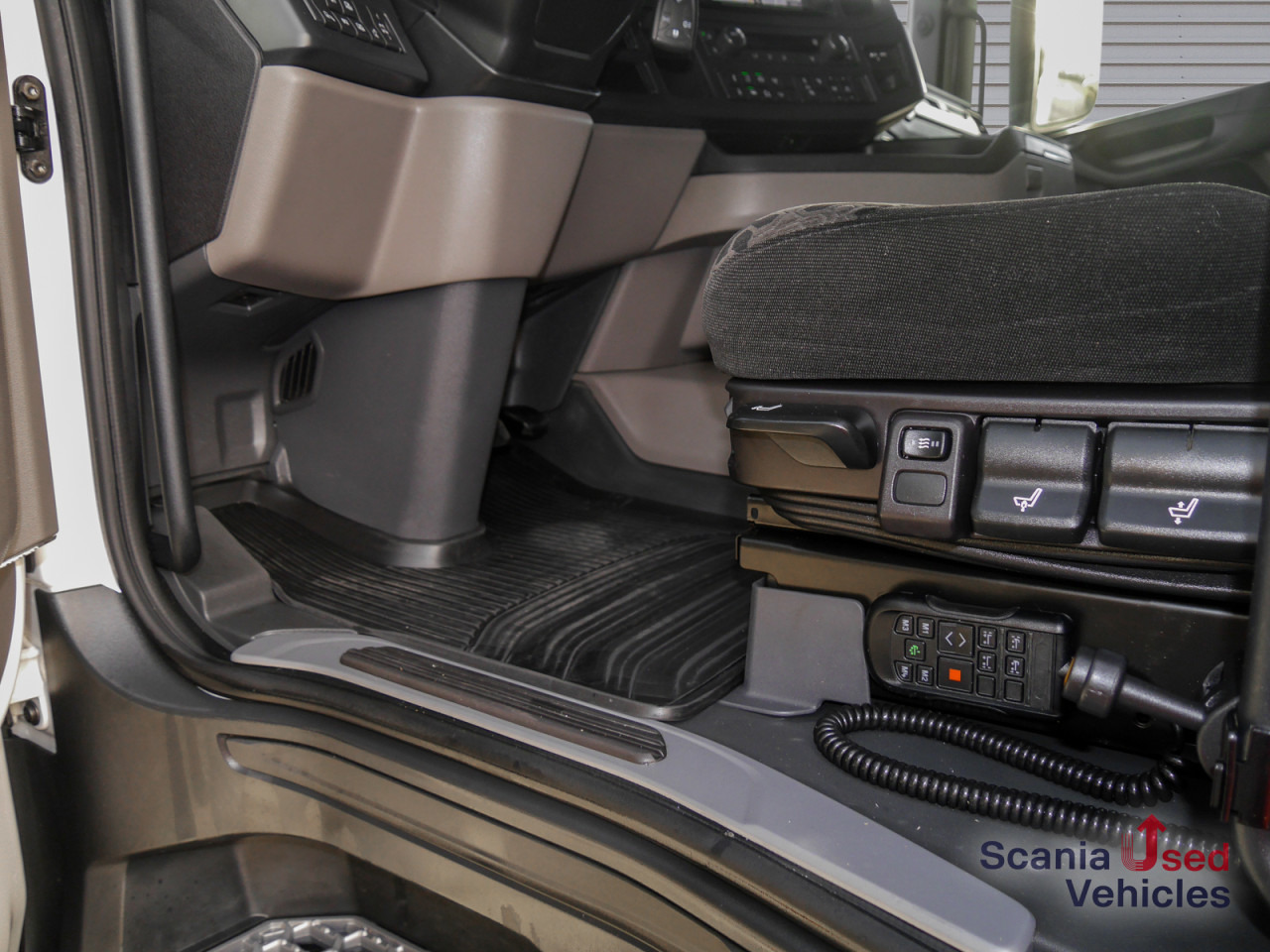 SCANIA R 460 A4x2NA - SUPER / Hydraulik - - Камион влекач: слика 4 SCANIA R 460 A4x2NA - SUPER / Hydraulik - - Камион влекач: слика 4