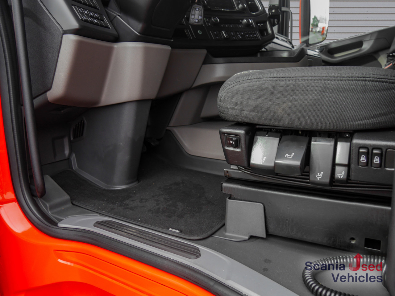 SCANIA R 410 B6x2*4LB Jumbo, Lenkachse, Standklima - Транспортер на контејнер/ Камион со променливо тело: слика 4 SCANIA R 410 B6x2*4LB Jumbo, Lenkachse, Standklima - Транспортер на контејнер/ Камион со променливо тело: слика 4