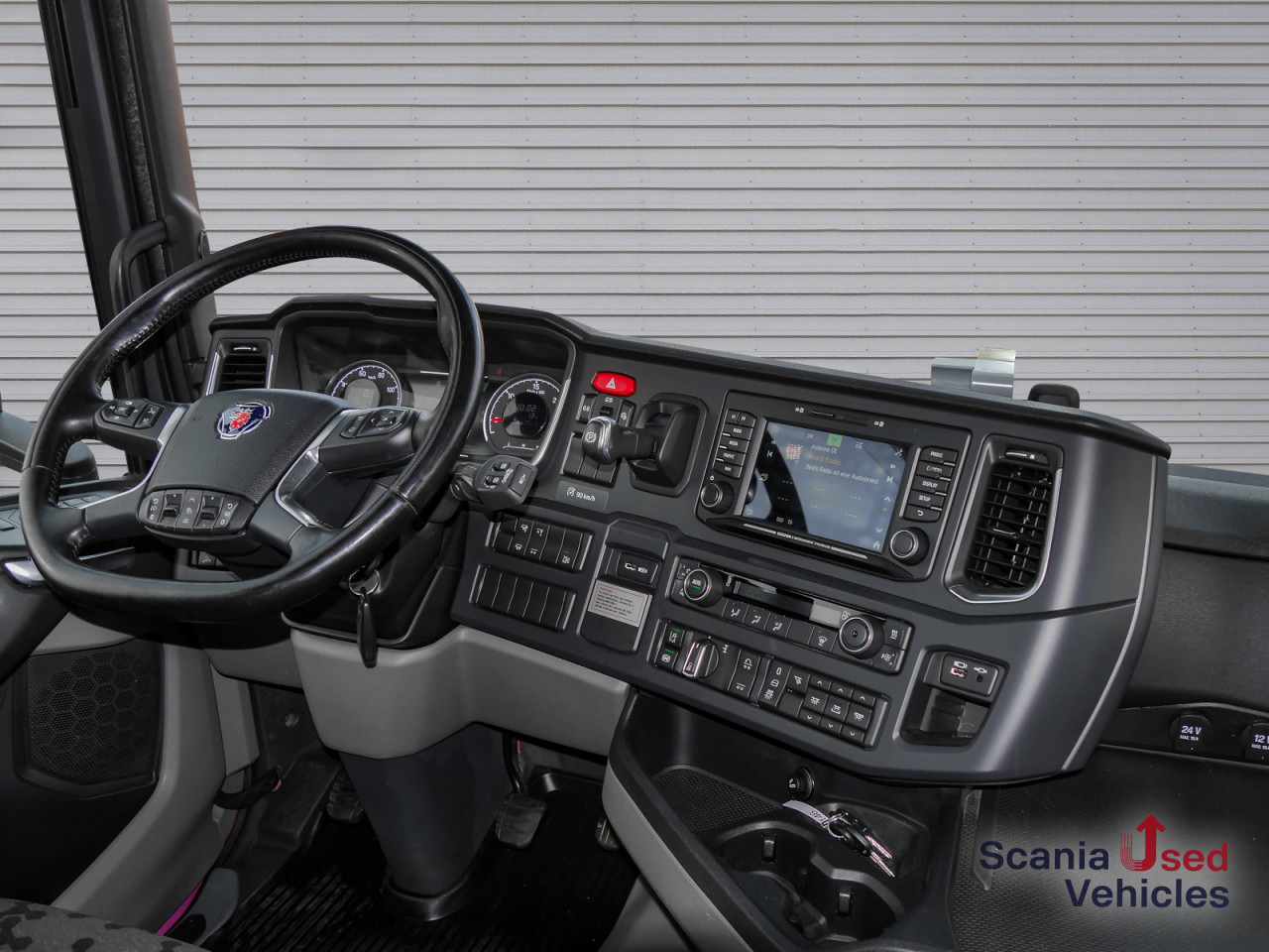 SCANIA R 410 B6x2*4NB - Pritsche / Plane / Hecktüren - - Камион со церада: слика 2 SCANIA R 410 B6x2*4NB - Pritsche / Plane / Hecktüren - - Камион со церада: слика 2
