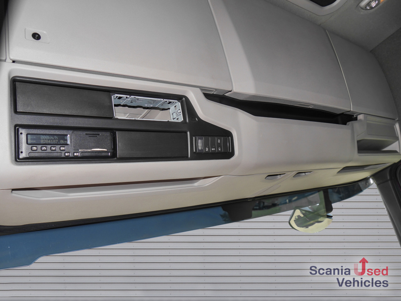 SCANIA R 410 B6x2*4NB - Pritsche / Plane / Hecktüren - - Камион со церада: слика 5 SCANIA R 410 B6x2*4NB - Pritsche / Plane / Hecktüren - - Камион со церада: слика 5