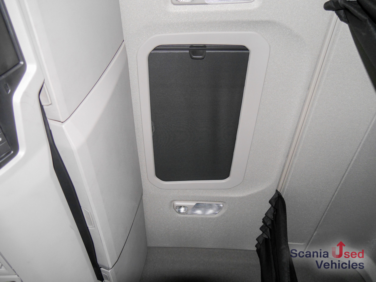 SCANIA R 410 B6x2*4NB - Pritsche / Plane / LBW - - Камион со церада: слика 4 SCANIA R 410 B6x2*4NB - Pritsche / Plane / LBW - - Камион со церада: слика 4