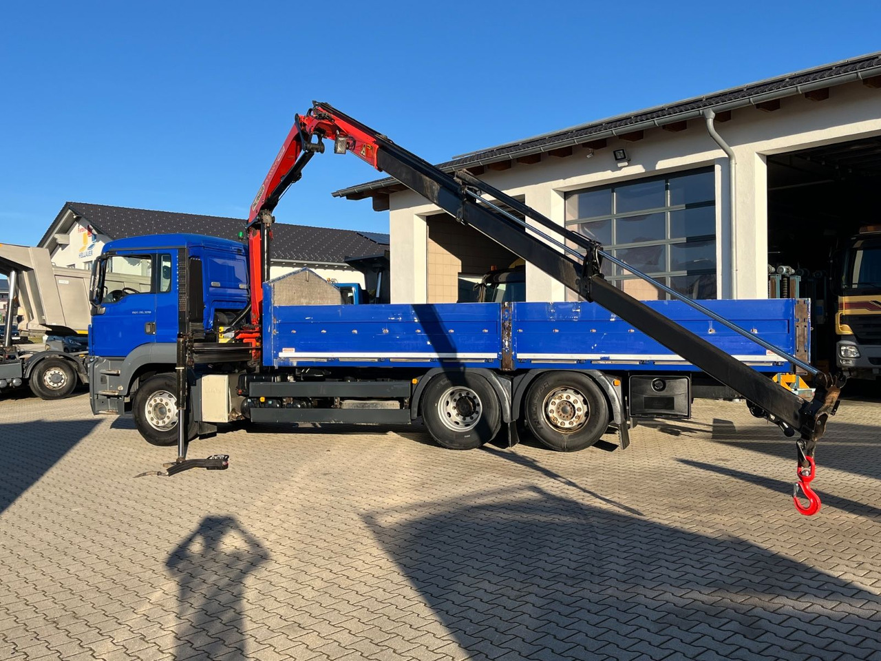 MAN TGS 26.320 Pritsche mit Kran Palfinger PK12002 - Камион со платформа, Камион со кран: слика 4 MAN TGS 26.320 Pritsche mit Kran Palfinger PK12002 - Камион со платформа, Камион со кран: слика 4