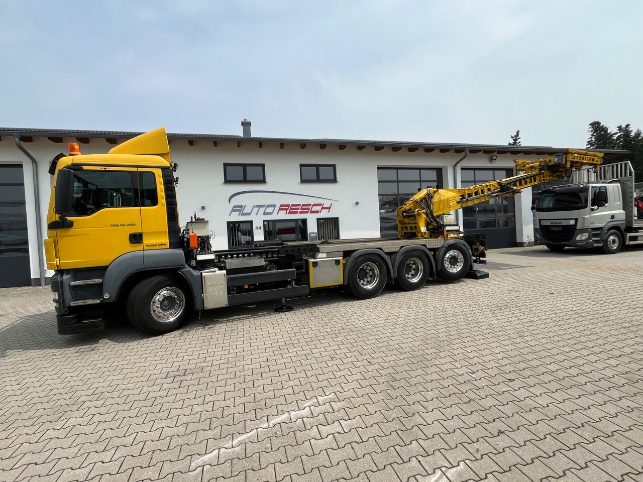 MAN TGS 35.480 8x4-4BL Deuringer Garagentransporter - Камион со кран: слика 4 MAN TGS 35.480 8x4-4BL Deuringer Garagentransporter - Камион со кран: слика 4