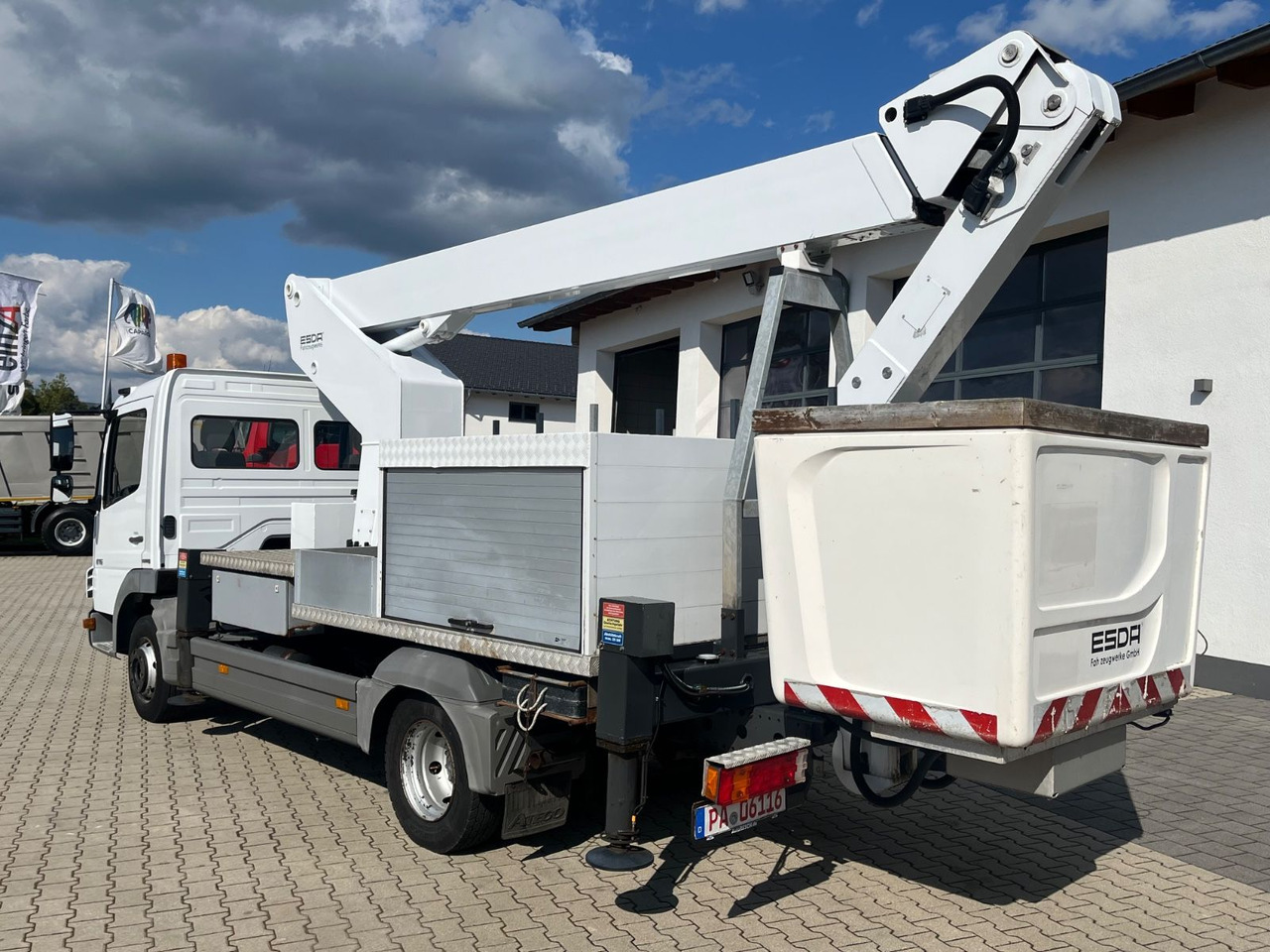 Mercedes-Benz Atego 816 ESDA TG 1800 Steiger 1000V isoliert - Камион со подигачка кошница: слика 5 Mercedes-Benz Atego 816 ESDA TG 1800 Steiger 1000V isoliert - Камион со подигачка кошница: слика 5