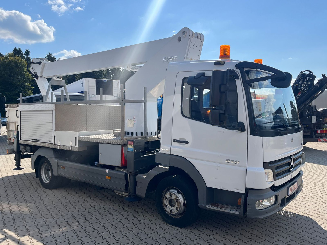 Mercedes-Benz Atego 816 ESDA TG 1800 Steiger 1000V isoliert - Камион со подигачка кошница: слика 4 Mercedes-Benz Atego 816 ESDA TG 1800 Steiger 1000V isoliert - Камион со подигачка кошница: слика 4