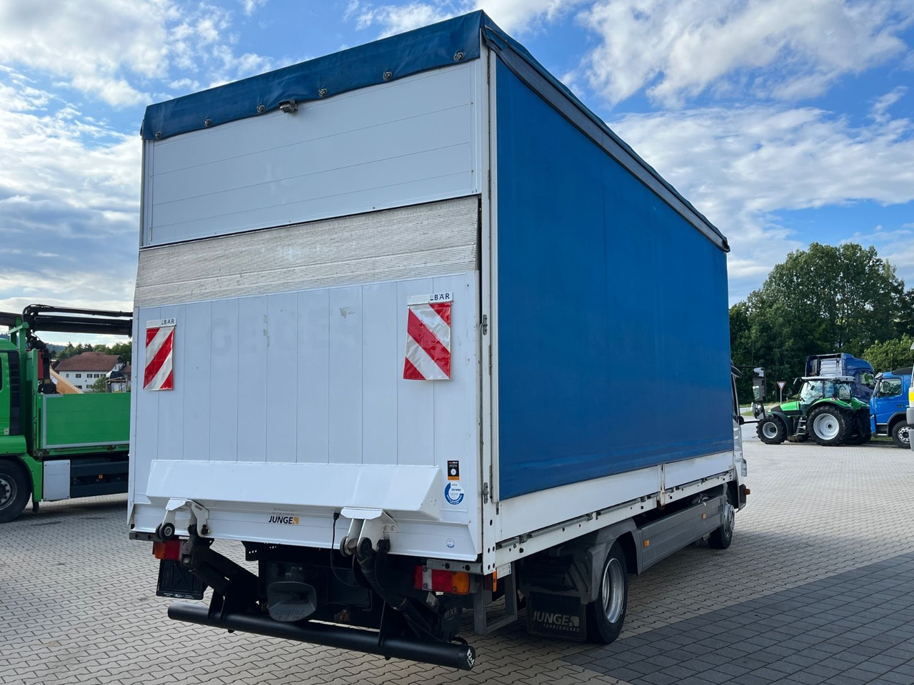 Mercedes-Benz Atego 818 Klima Sperre 74100KM 2,70 Ladehöhe - Комбе со церада: слика 4 Mercedes-Benz Atego 818 Klima Sperre 74100KM 2,70 Ladehöhe - Комбе со церада: слика 4
