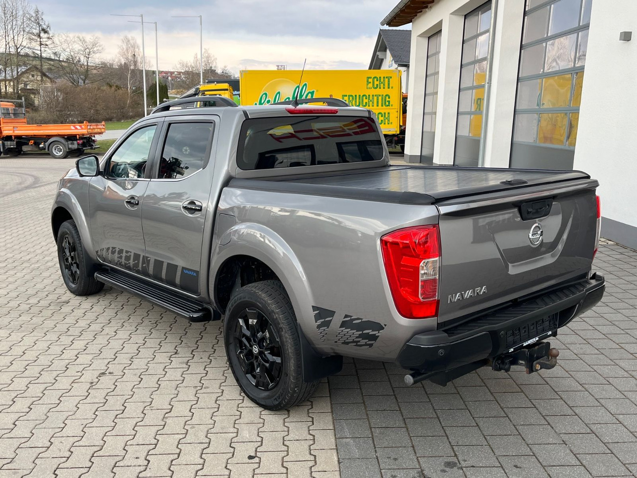 Nissan Navara NP300 N-Guard Double Cab 4x4 - SUV: слика 5 Nissan Navara NP300 N-Guard Double Cab 4x4 - SUV: слика 5