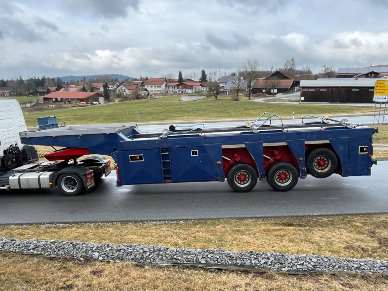 Langendorf SBT 27/32 Innenlader für Betonfertigteile Langendorf SBT 27/32 Innenlader für Betonfertigteile - Полуприколка: слика 1 Langendorf SBT 27/32 Innenlader für Betonfertigteile Langendorf SBT 27/32 Innenlader für Betonfertigteile - Полуприколка: слика 1