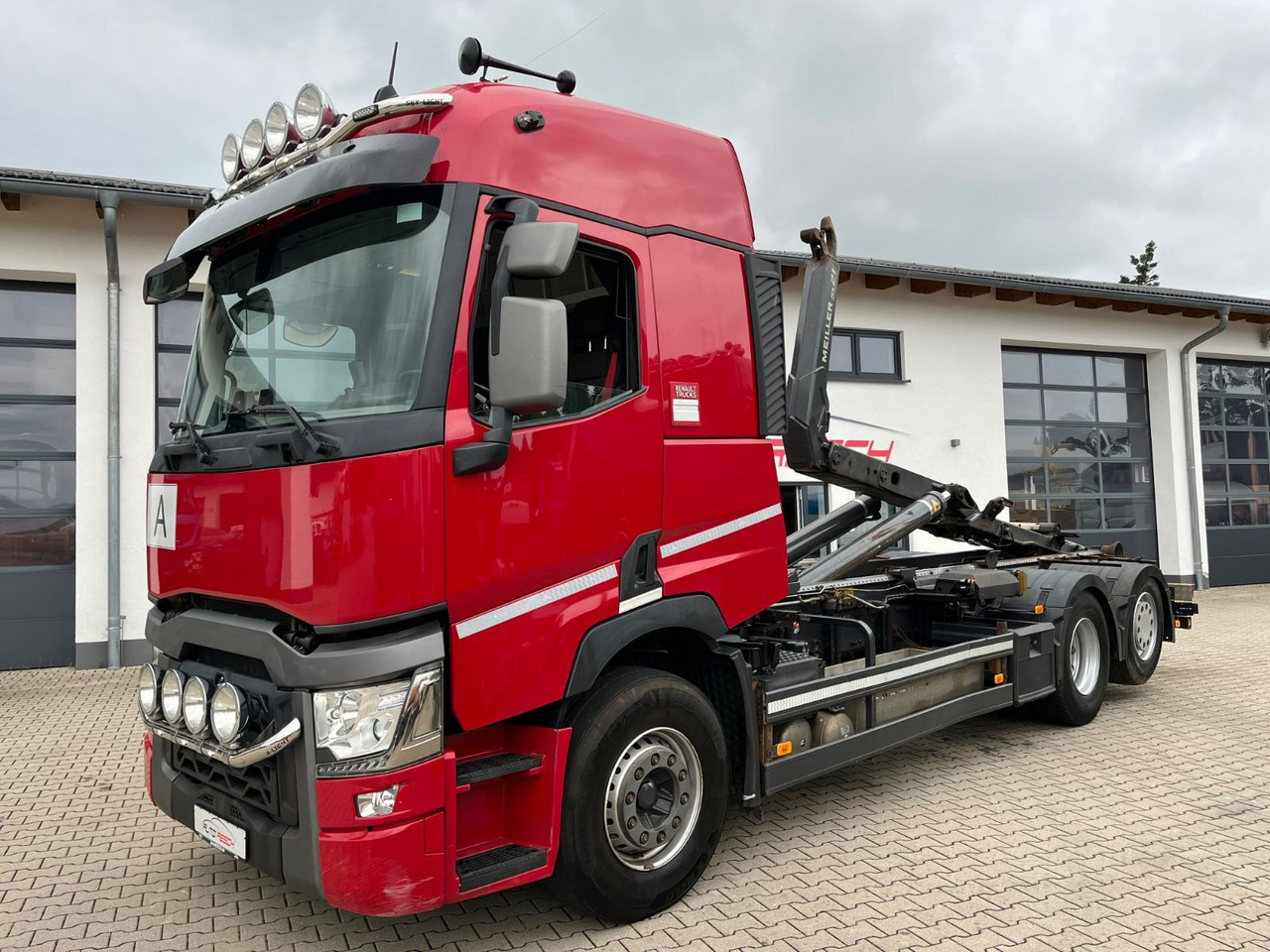 Renault T520 6x2 Meiller RS 21 Abrollkipper Lift Lenk - Камион со кука за подигање: слика 1 Renault T520 6x2 Meiller RS 21 Abrollkipper Lift Lenk - Камион со кука за подигање: слика 1