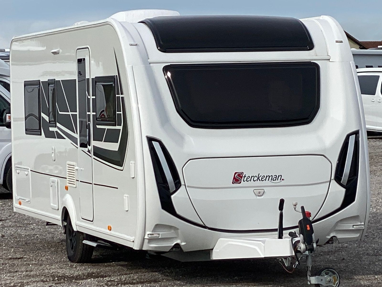 Sterckeman Alize Connect 560 CP, Quennsbett, Mover, Klima - Камп приколка: слика 1 Sterckeman Alize Connect 560 CP, Quennsbett, Mover, Klima - Камп приколка: слика 1