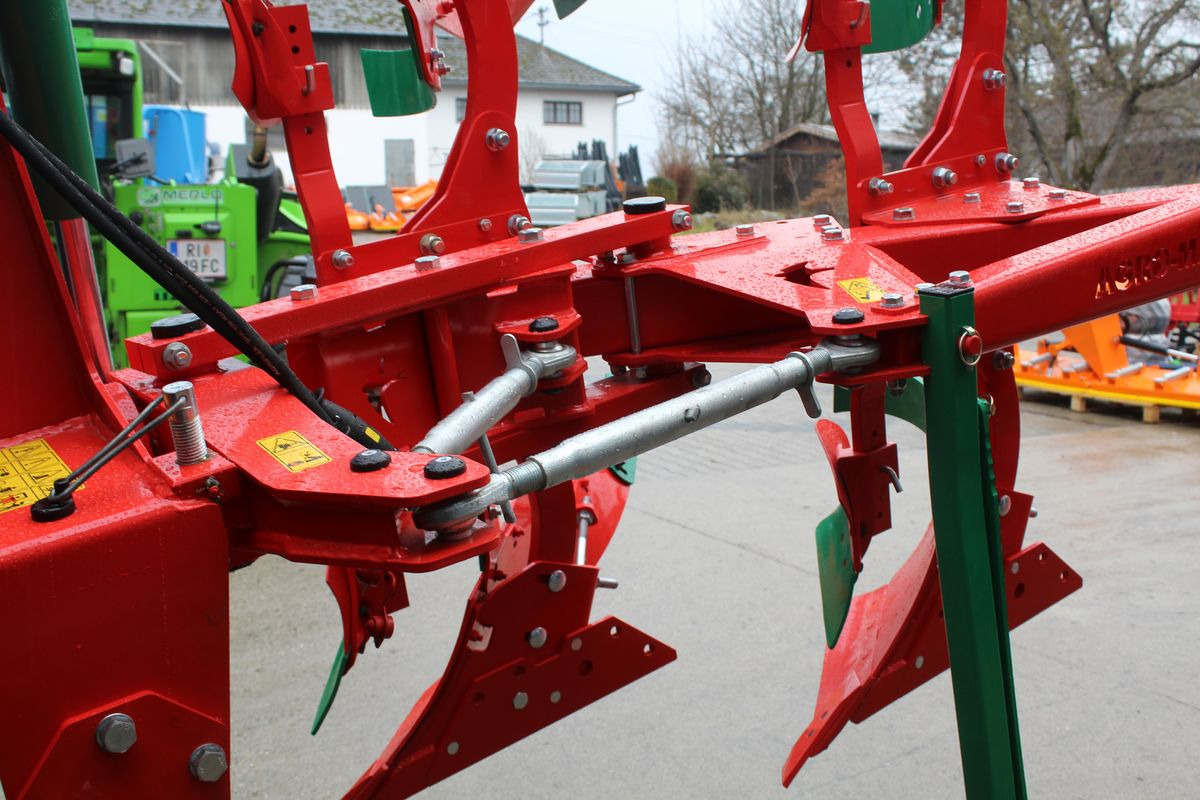 Agro-Masz Volldrehpflug PO 4 NEU - Плуг: слика 5 Agro-Masz Volldrehpflug PO 4 NEU - Плуг: слика 5