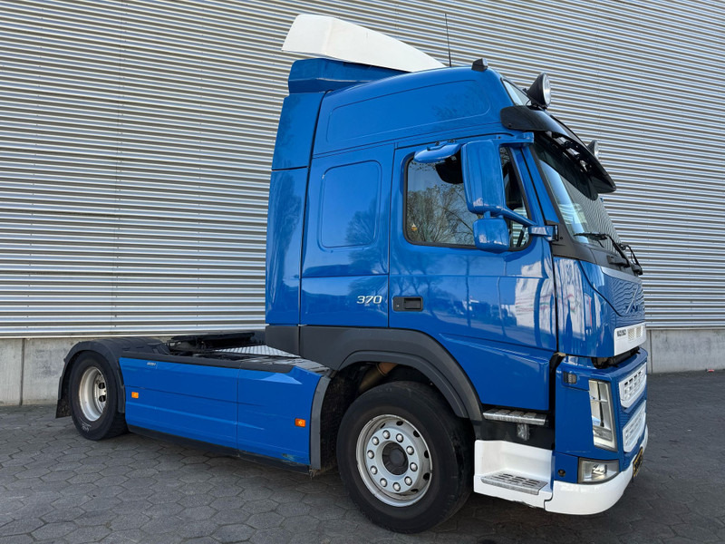 Volvo FM 370 / 2 Tanks / I-Shift / NL Truck - Камион влекач: слика 2 Volvo FM 370 / 2 Tanks / I-Shift / NL Truck - Камион влекач: слика 2