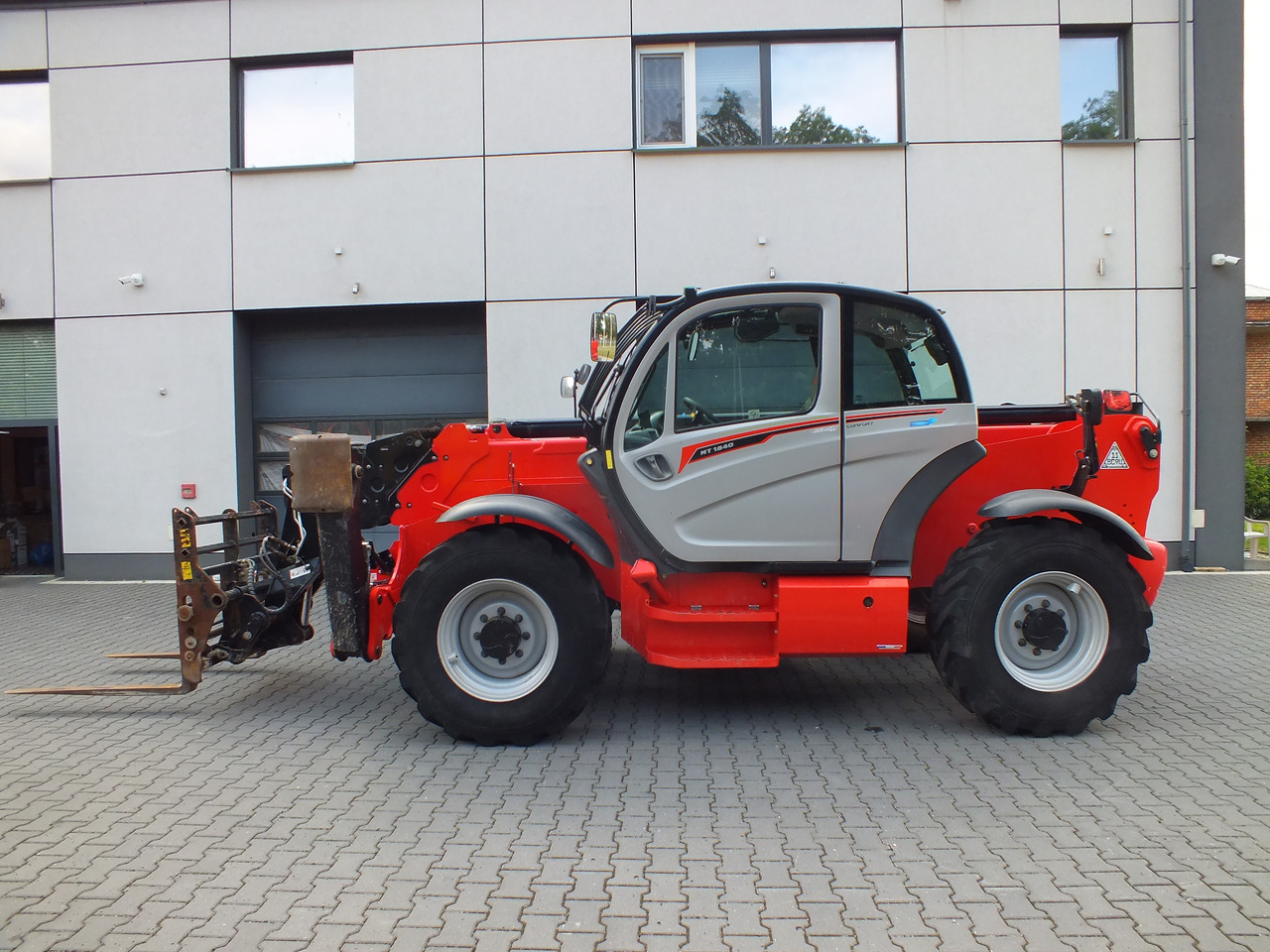 MANITOU MT1840 - Телескопски натоварувач на тркала за Багер: слика 2 MANITOU MT1840 - Телескопски натоварувач на тркала за Багер: слика 2