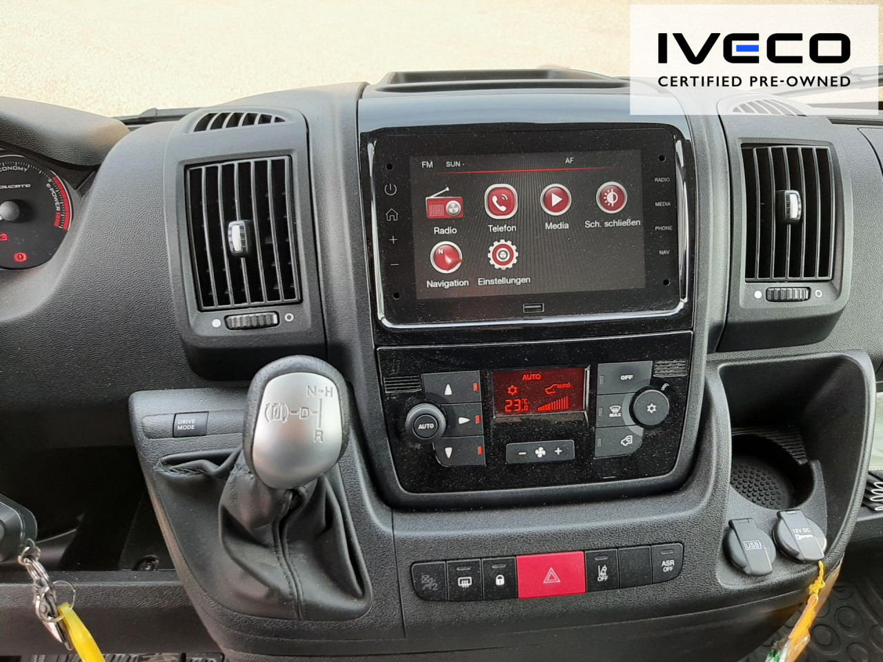 FIAT e-Ducato L2H2 teilverglast (47-kWh) - Товарно комбе, Електрично комбе: слика 5 FIAT e-Ducato L2H2 teilverglast (47-kWh) - Товарно комбе, Електрично комбе: слика 5